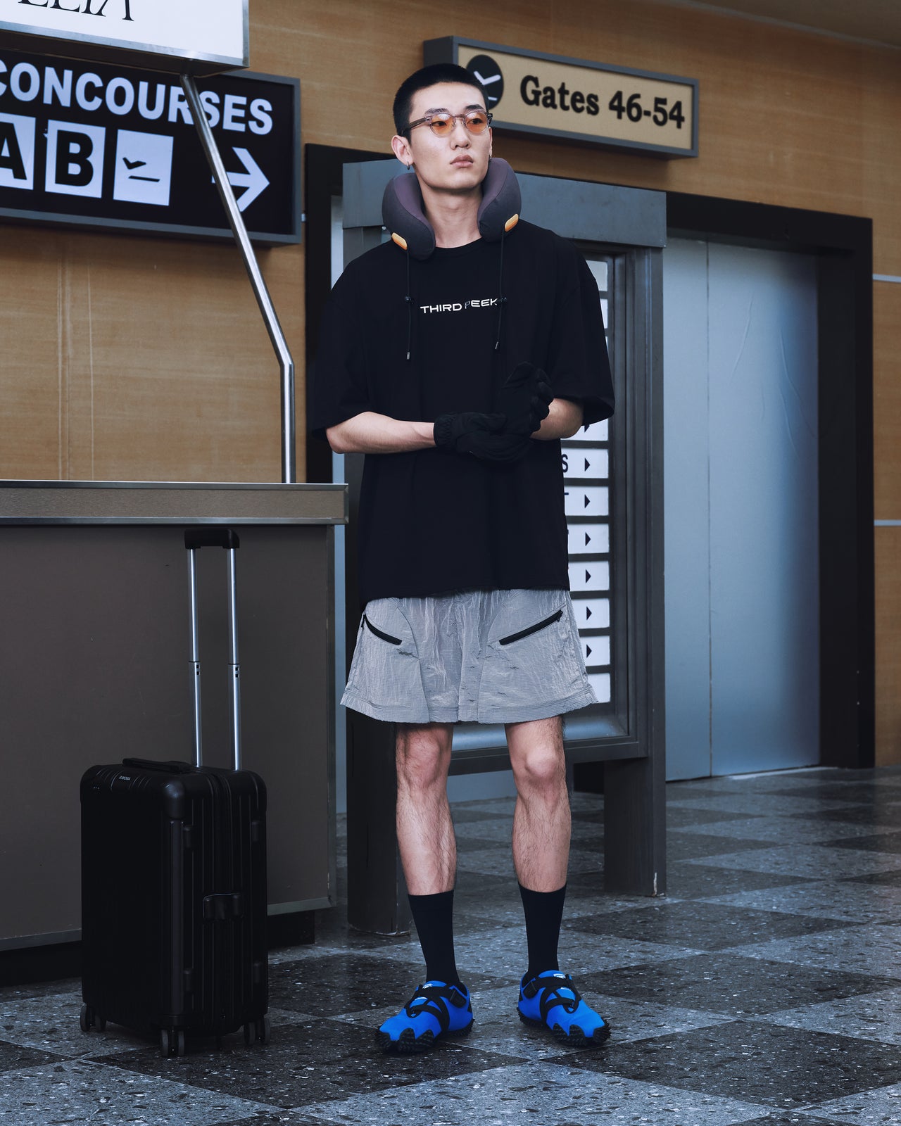 GLANCE LIGHTWEIGHT SHORTS